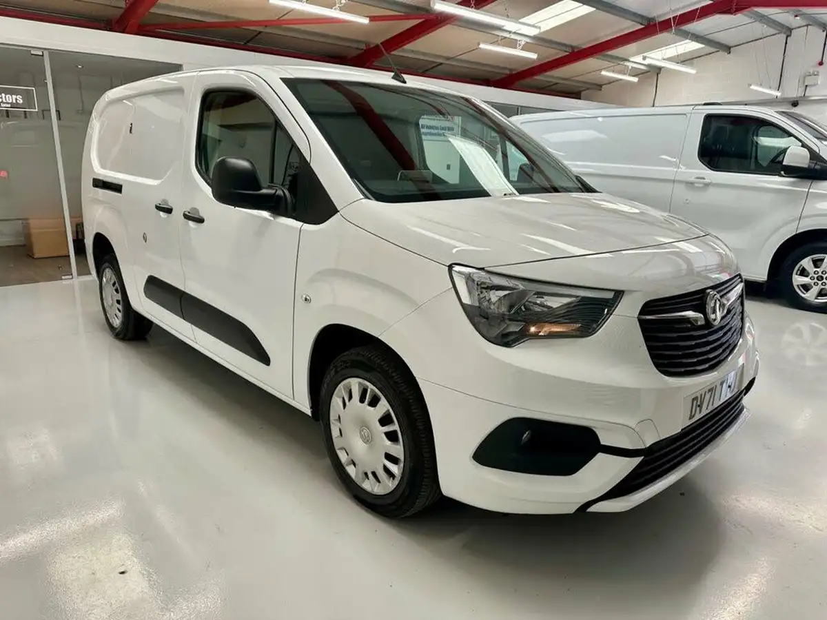 2021-vauxhall-combo-15cdti-sportive-2300-100pseu6dt-l2h1-panel-big-4