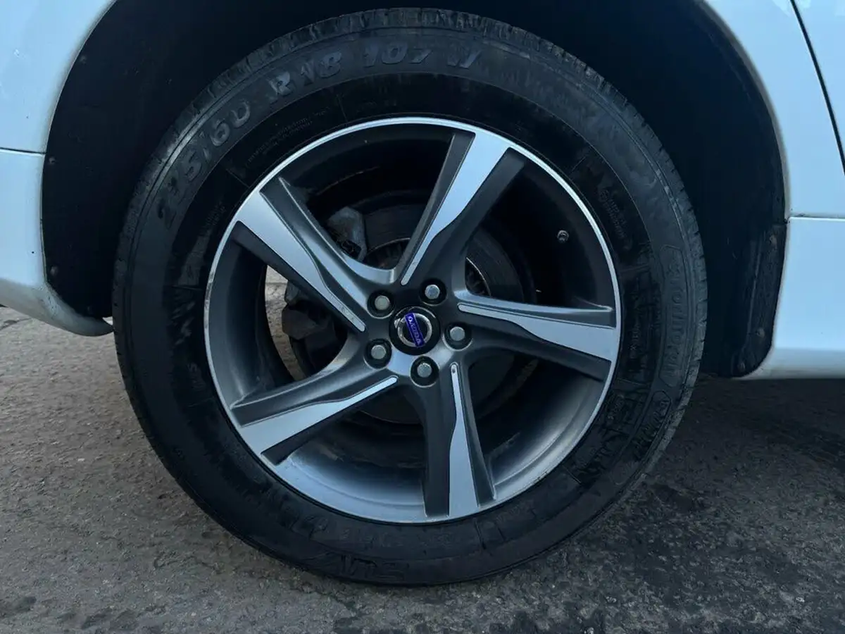 2014-volvo-xc60-20td-d4-r-design-lux-181bhp-nav-ss-1969cc-geartronic-big-30