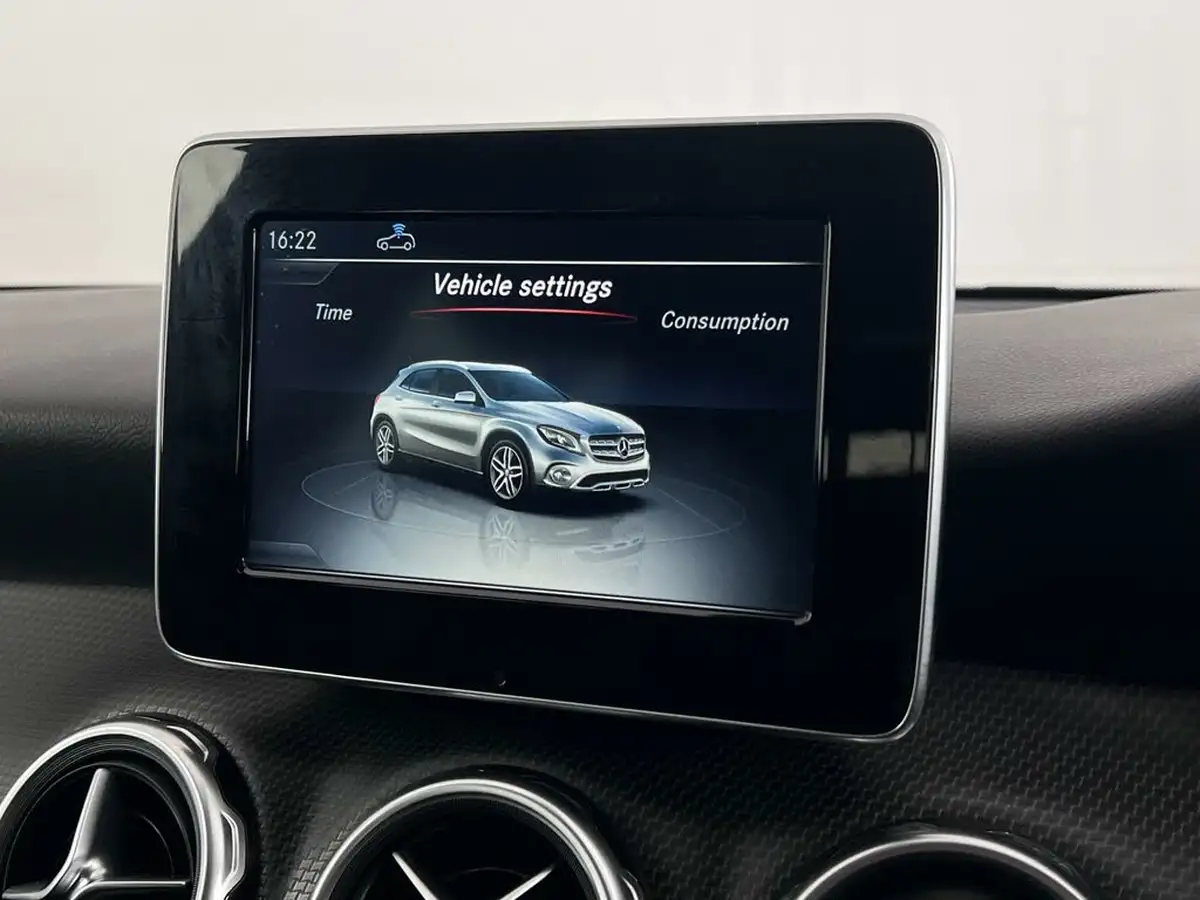 2018-mercedes-benz-gla-class-16-gla-200-se-154bhp-big-30