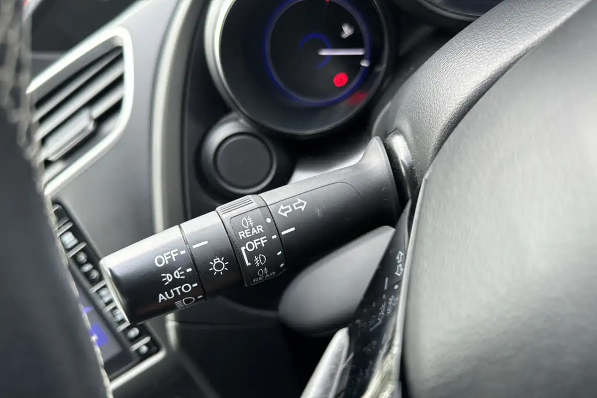 2017-honda-civic-18-i-vtec-se-plus-navi-ss-hatchback-big-39