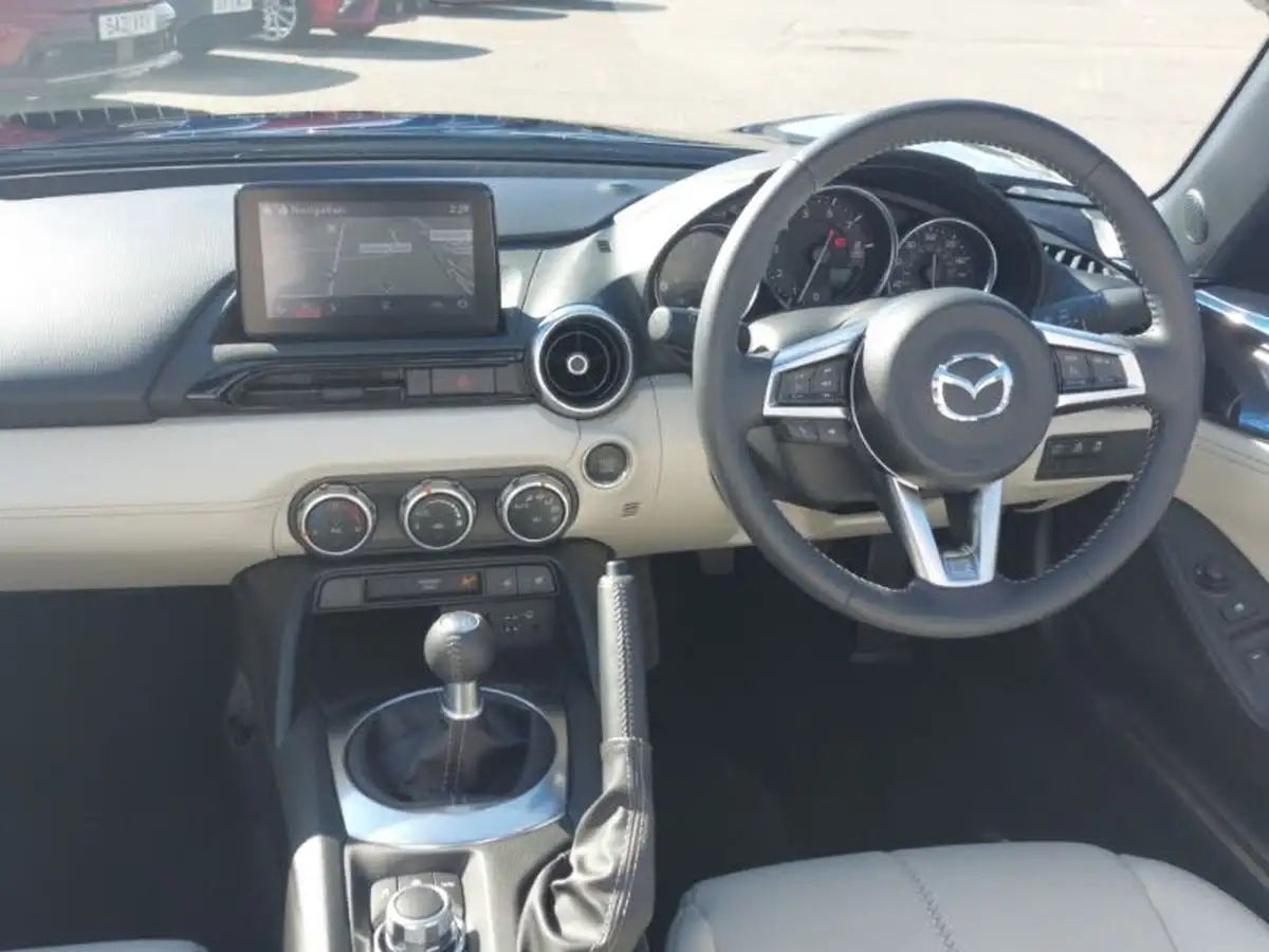 2023-mazda-mx-5-15-kizuna-big-6