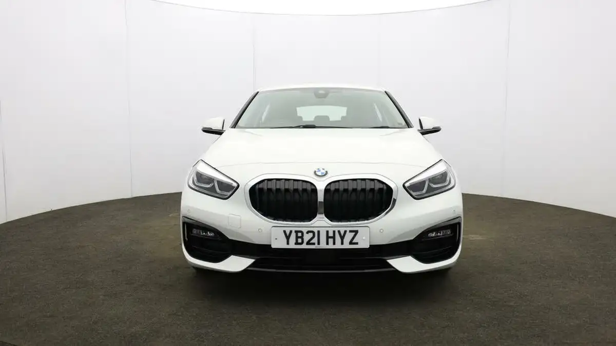 2021-bmw-1-series-20td-120d-xdrive-sport-lcp-big-41