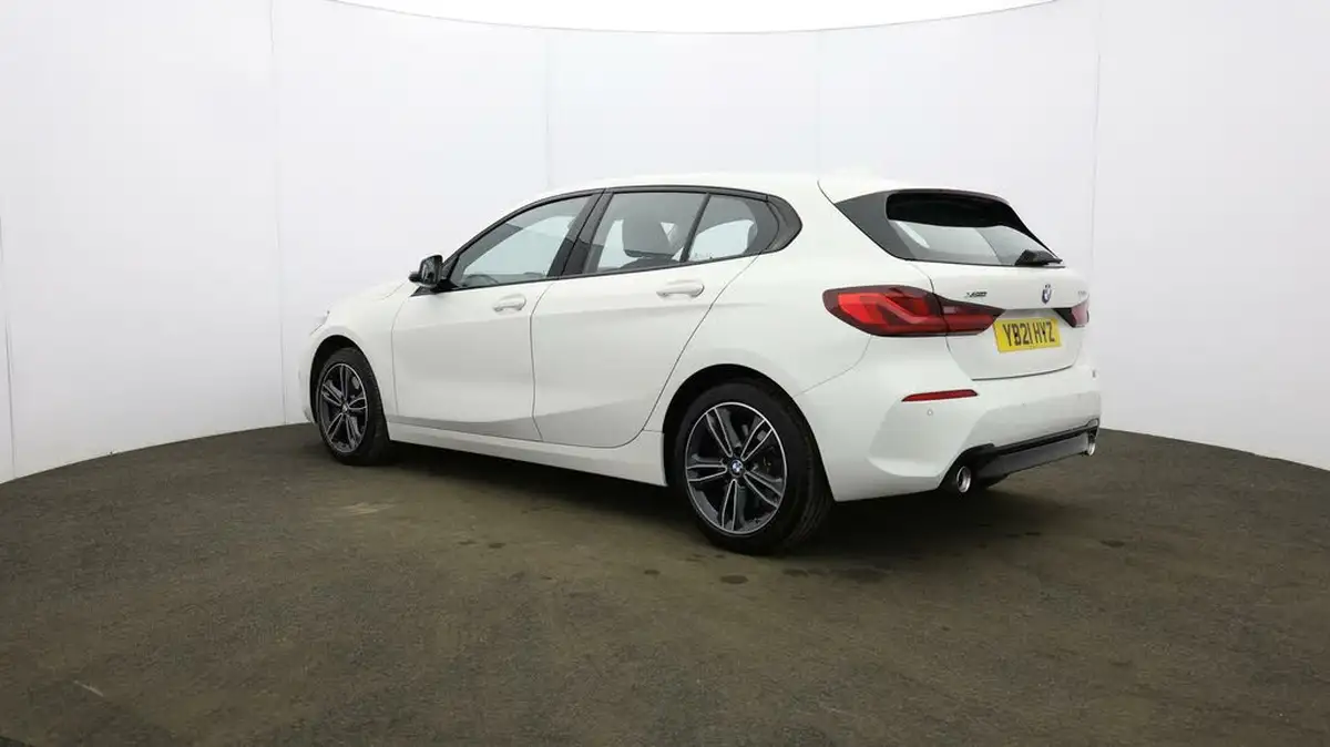 2021-bmw-1-series-20td-120d-xdrive-sport-lcp-big-65