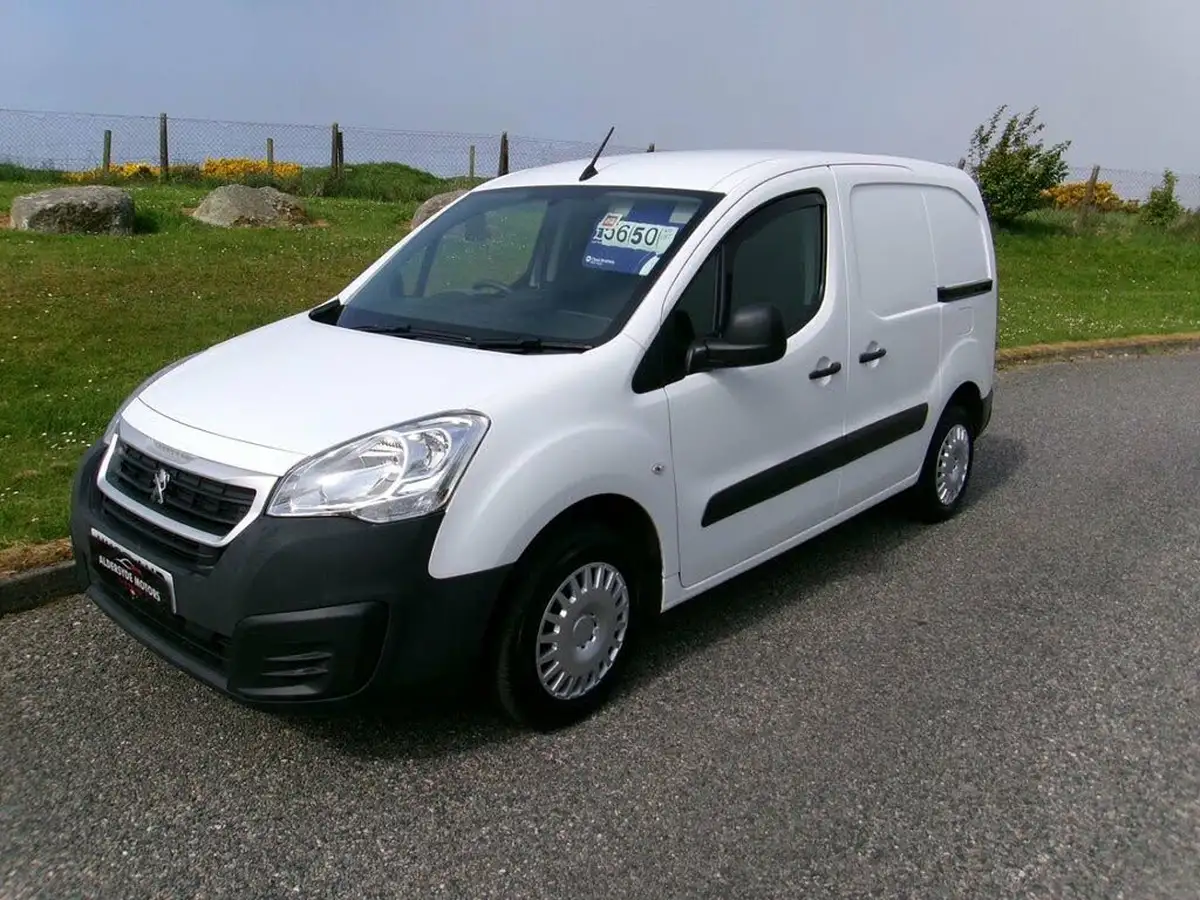 2017-peugeot-partner-16bluehdi-professional-l1-100pseu6-854-big-1