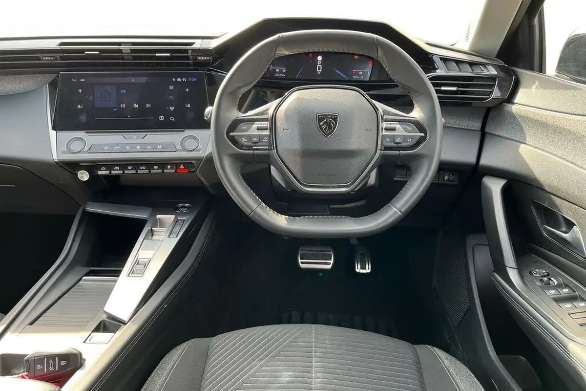 2022-peugeot-308-12-puretech-active-premium-130bhp-eat8-big-11
