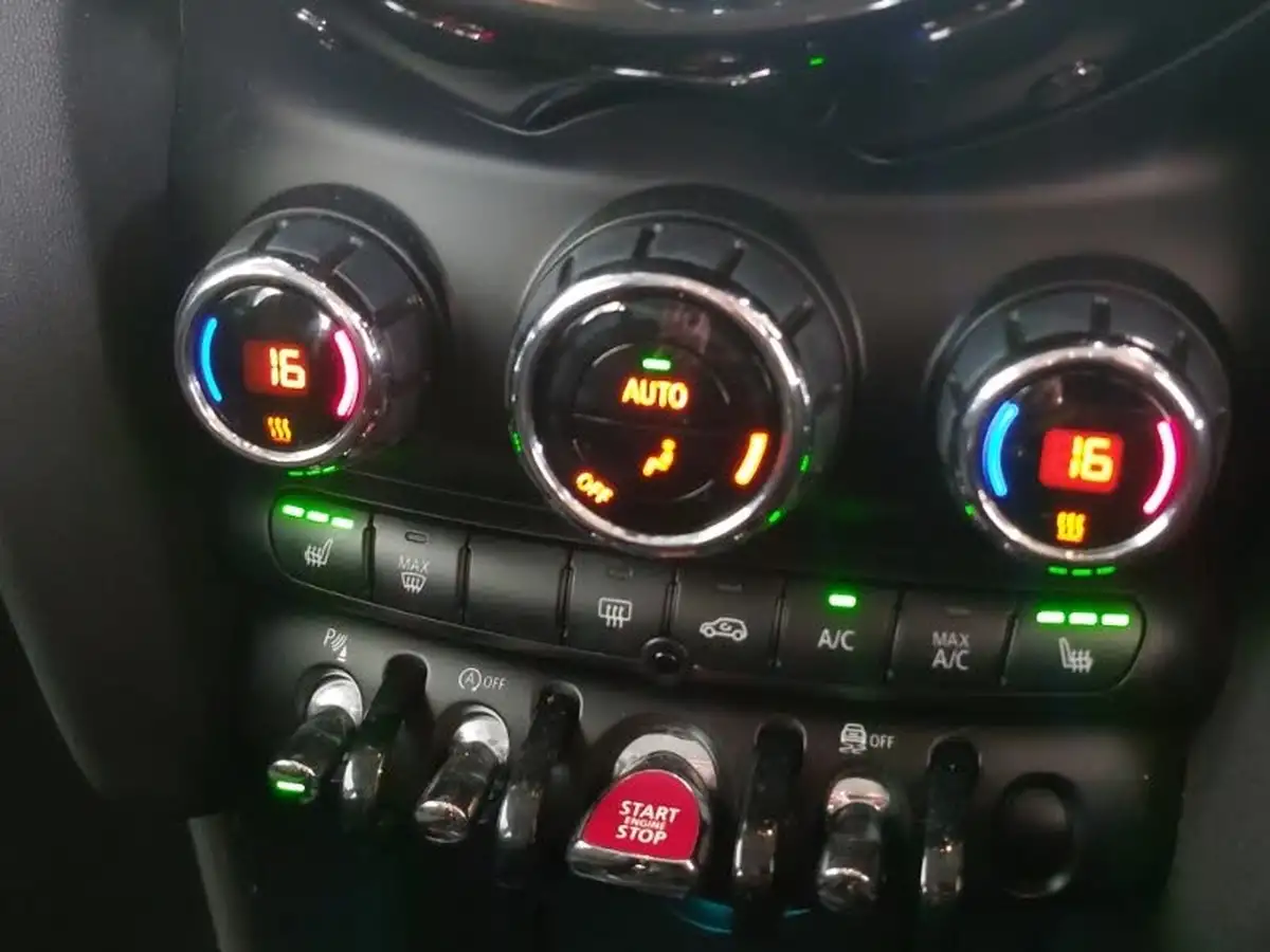 2020-mini-countryman-15-cooper-classic-big-16