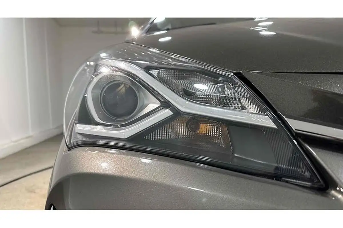 2019-toyota-yaris-15-vvt-i-icon-tech-98bhp-hybrid-1497cc-e-cvt-big-15