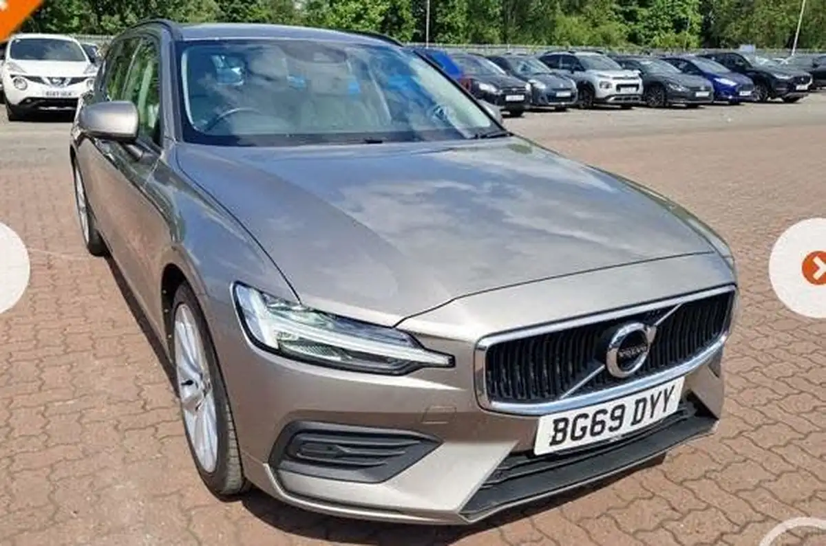 2019-volvo-v60-20td-d3-momentum-plus-geartronic-big-2