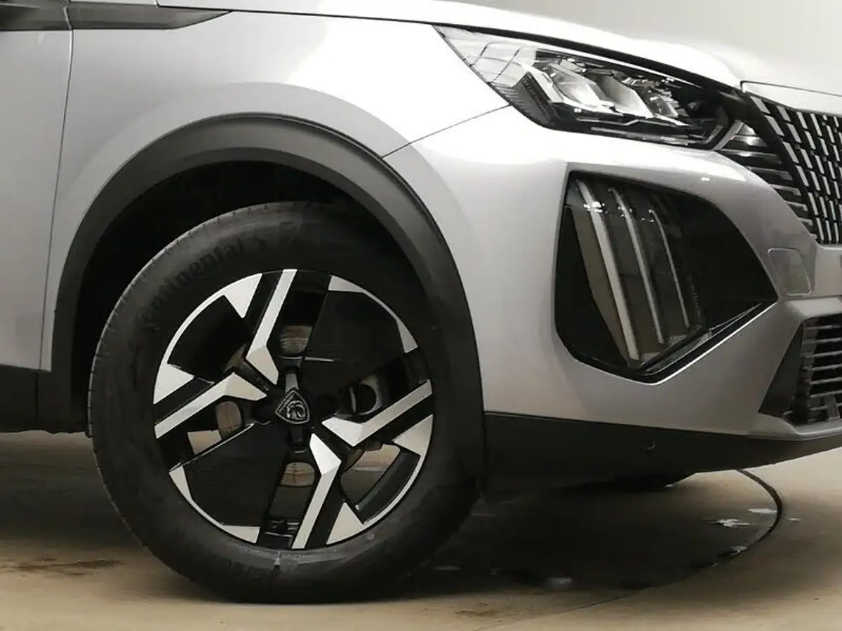 2024-peugeot-2008-suv-12-puretech-allure-130ps-big-8