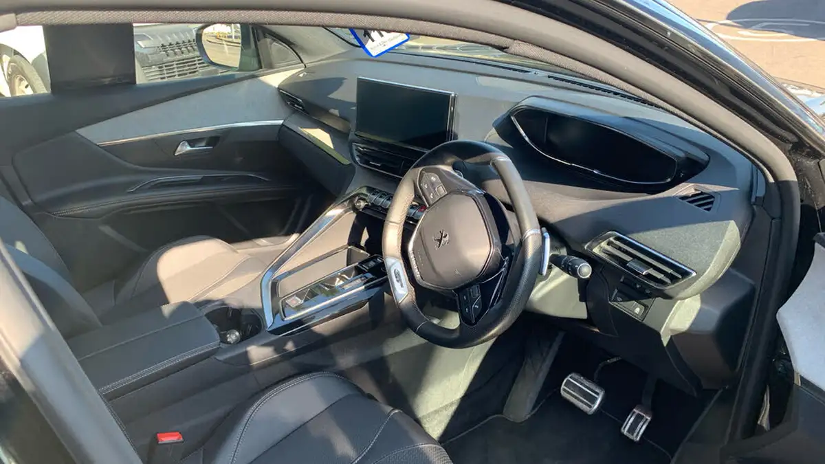 2024-peugeot-3008-suv-12-puretech-gt-136ps-hybrid-e-dsc6-big-10