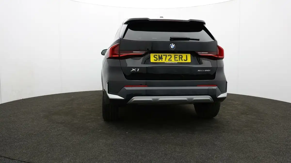 2022-bmw-x1-15-sdrive20i-xline-big-41