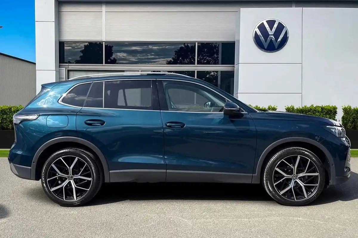 2024-volkswagen-tiguan-15-etsi-elegance-big-2