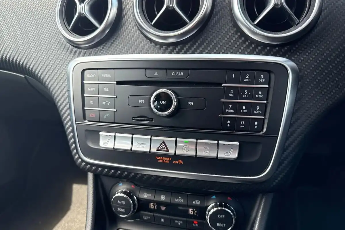 2016-mercedes-benz-a-class-big-57