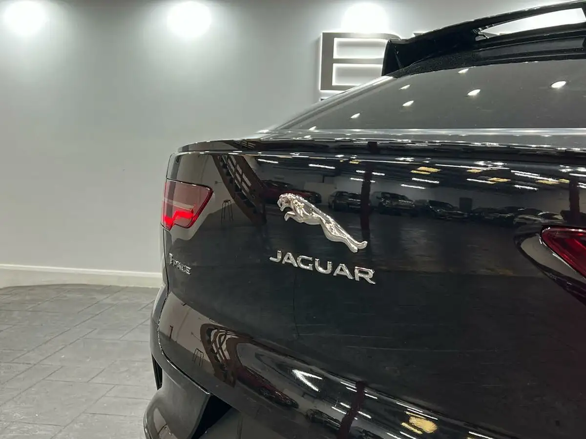 2020-jaguar-i-pace-ev400-s-big-19