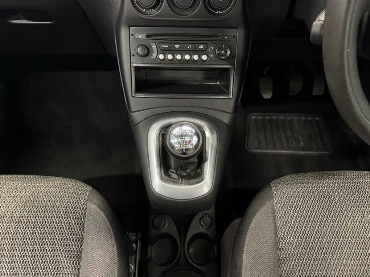 2014-citroen-c3-picasso-14-selection-big-10