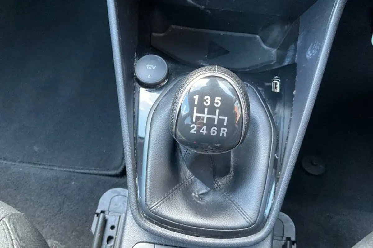 2020-ford-fiesta-10t-trend-95ps-5d-big-27