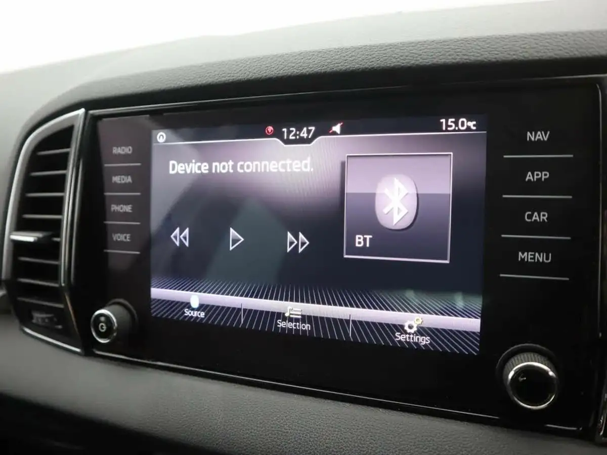 2020-skoda-karoq-10-tsi-se-technology-116ps-big-13