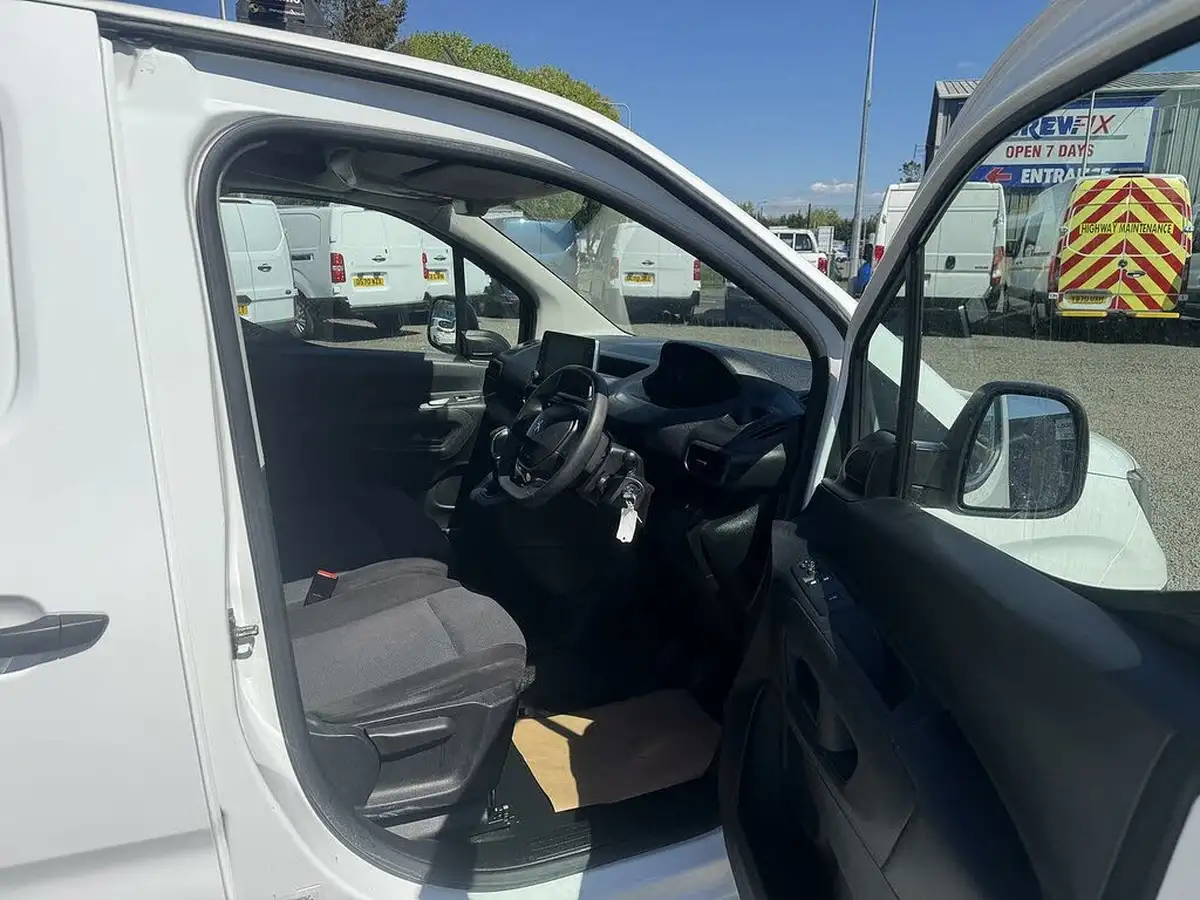 2020-peugeot-partner-15-bluehdi-950-professional-100ps-eu6dt-long-panel-big-8