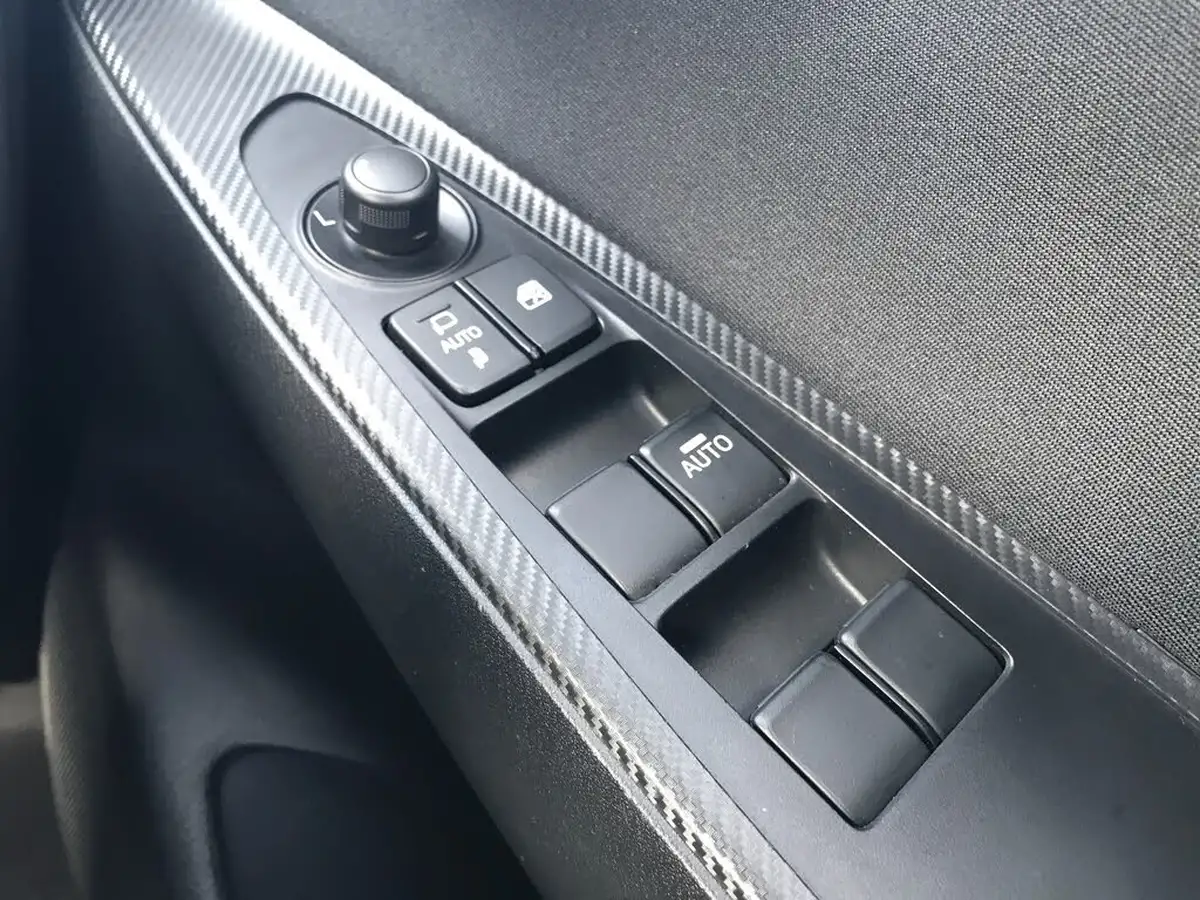 2024-mazda-mazda2-15-e-skyactiv-g-exclusive-line-big-21