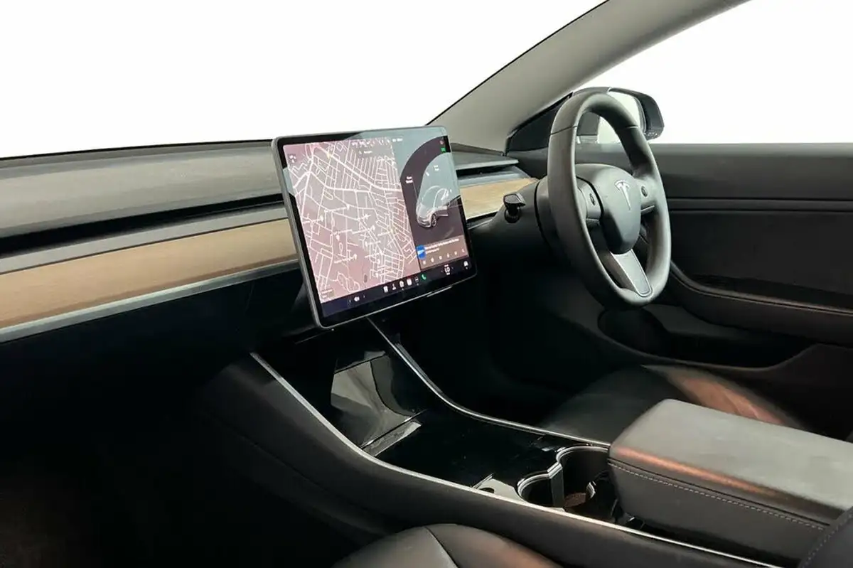 2019-tesla-model-3-e-4x4-performance-pack-big-7