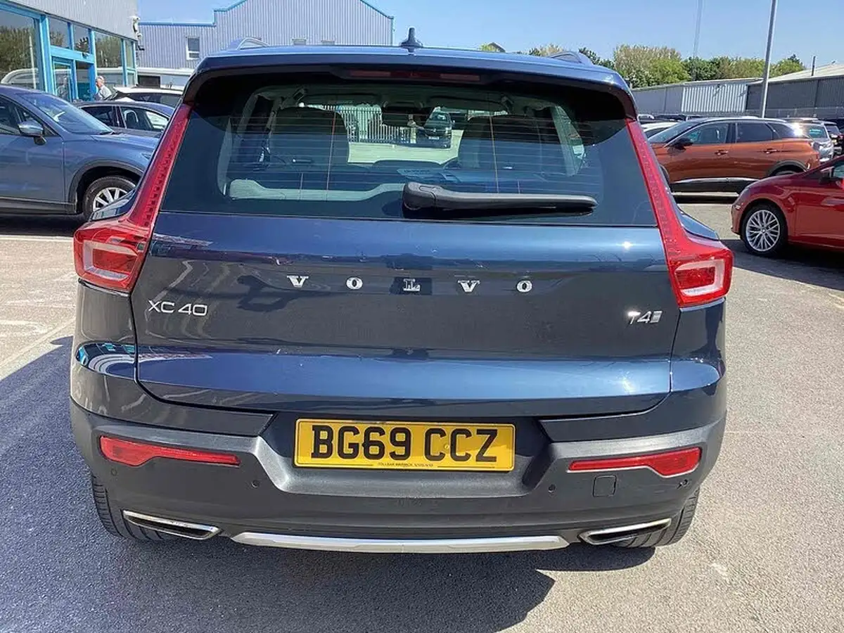 2019-volvo-xc40-20-t4-inscription-big-10