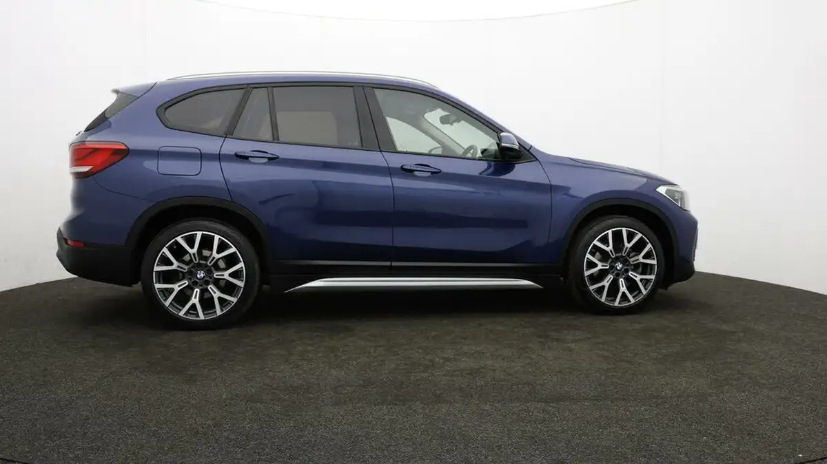 2021-bmw-x1-15-xdrive-25e-phev-xline-big-29
