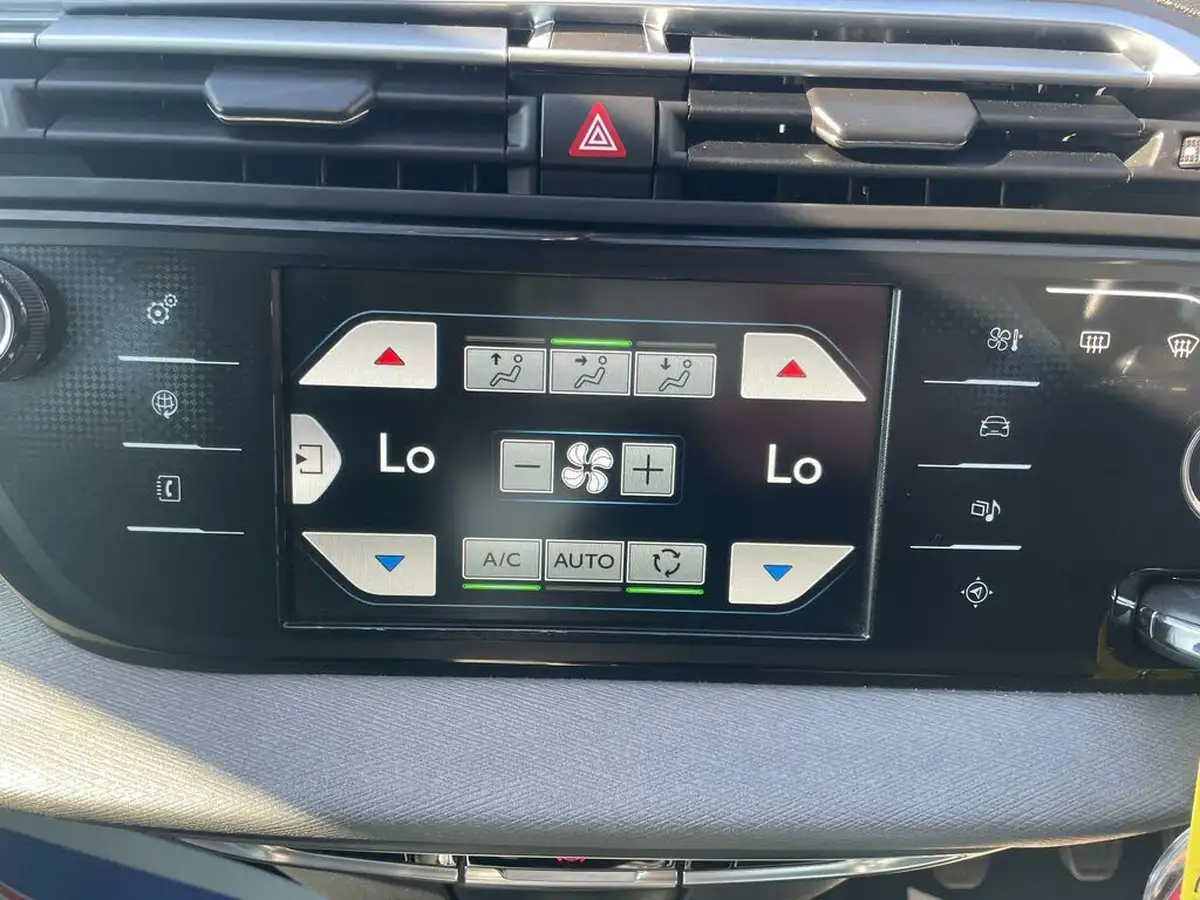 2015-citroen-c4-picasso-16e-hdi-exclusive-big-18