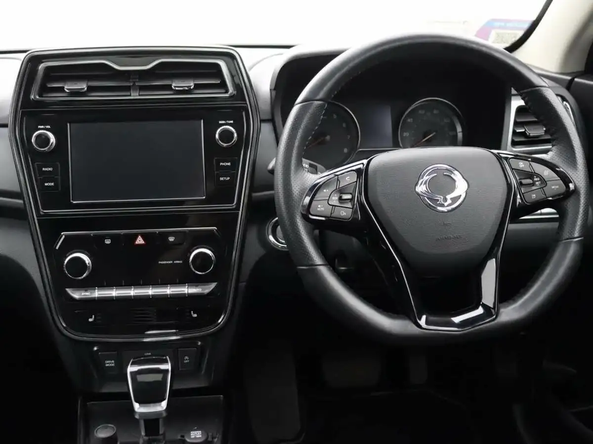 2022-kgm-ssangyong-tivoli-15-ultimate-auto-big-13