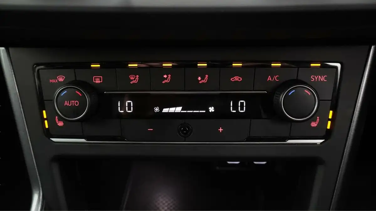 2021-volkswagen-polo-10-tsi-sel-95ps-dsg-big-12