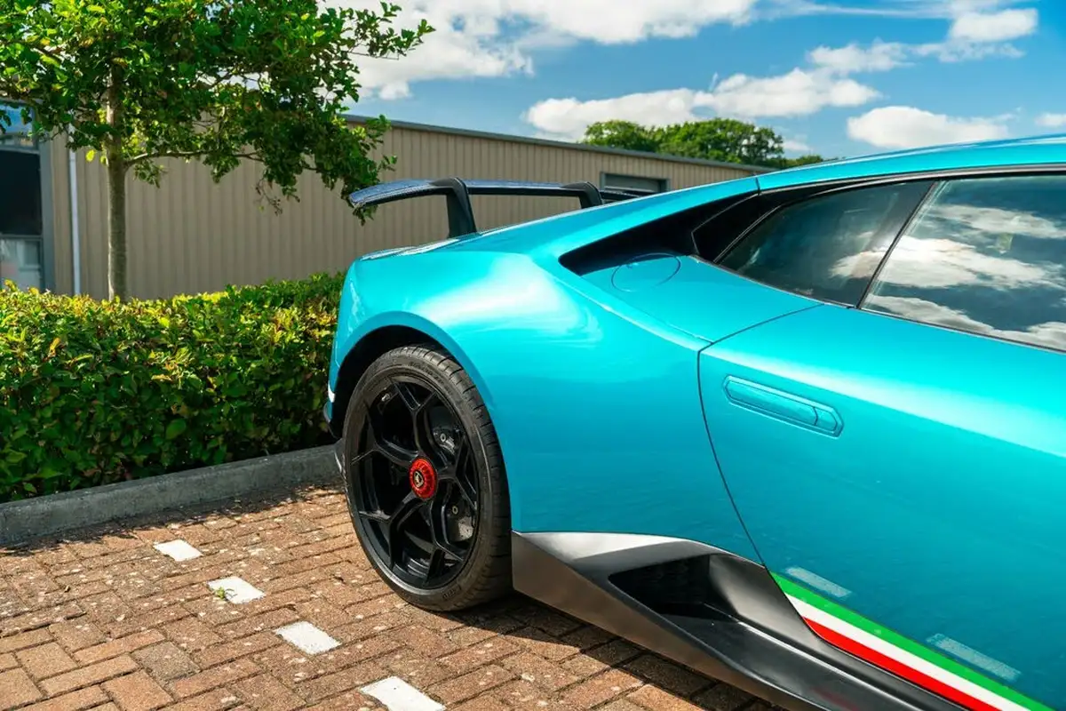 2018-lamborghini-huracan-52-performante-coupe-big-3
