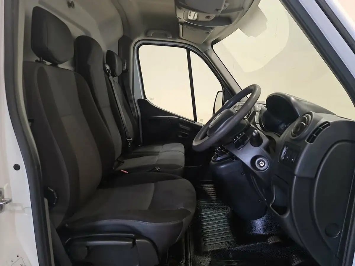 2019-renault-master-23dci-lm35-130-business-medium-roof-panel-van-big-2