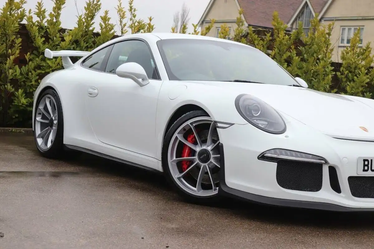 2014-porsche-911-38-gt3-big-19