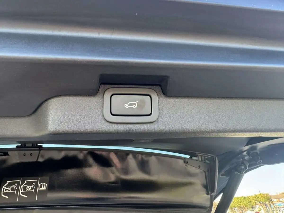 2018-land-rover-discovery-30-sd-v6-hse-luxury-big-30