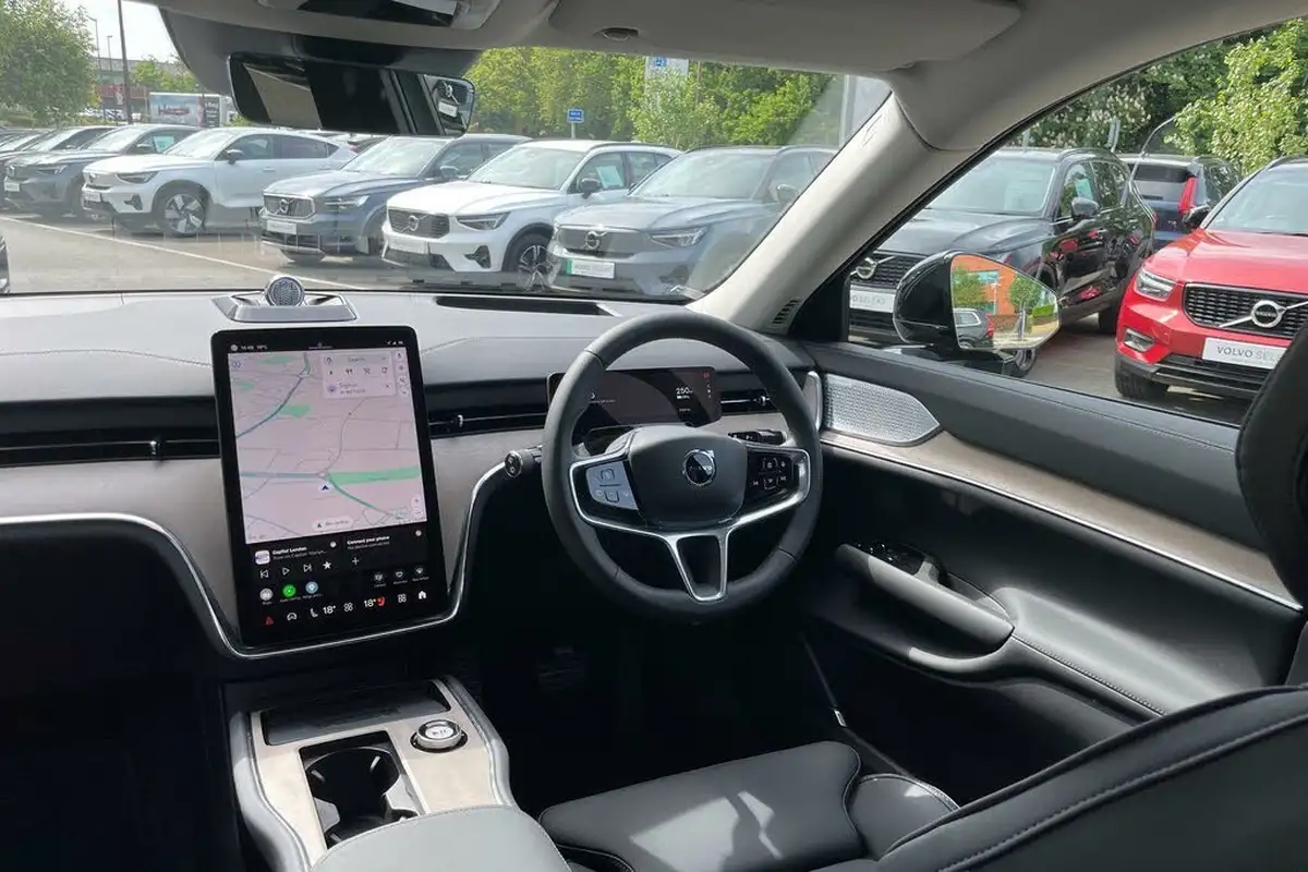 2025-volvo-ex90-e-twin-motor-performance-ultra-big-36