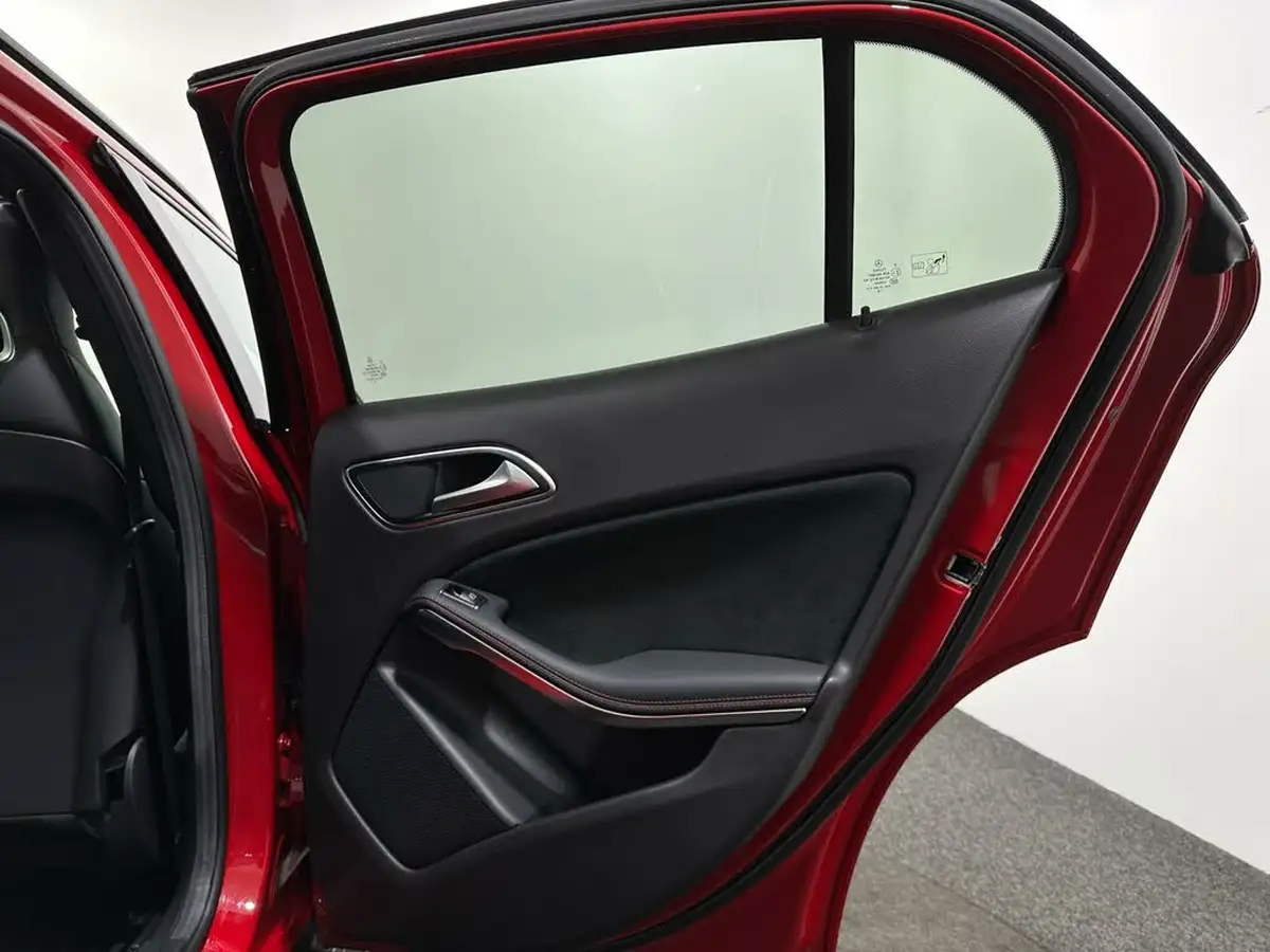 2020-mercedes-benz-gla-class-16-gla-200-amg-line-edition-plus-7g-dct-big-43
