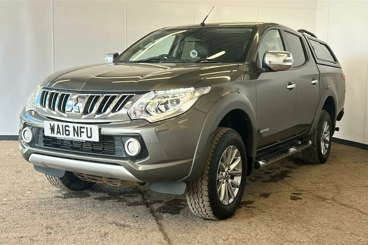 2016-mitsubishi-l200-24di-d-warrior-big-2