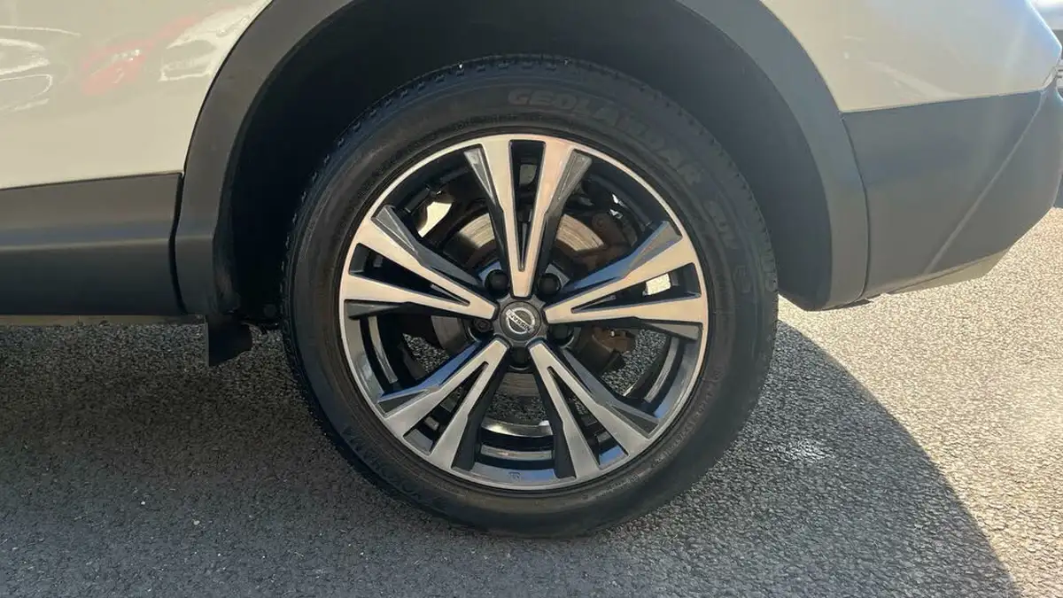 2018-nissan-qashqai-12-dig-t-n-connecta-glass-roof-pack-xtronic-cvt-big-17