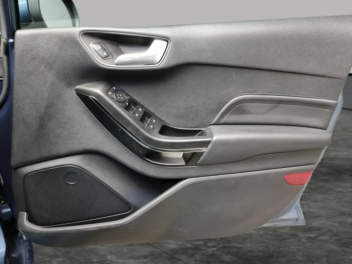 2022-ford-fiesta-10t-st-line-vignale-155ps-hybrid-mhev-5d-big-42