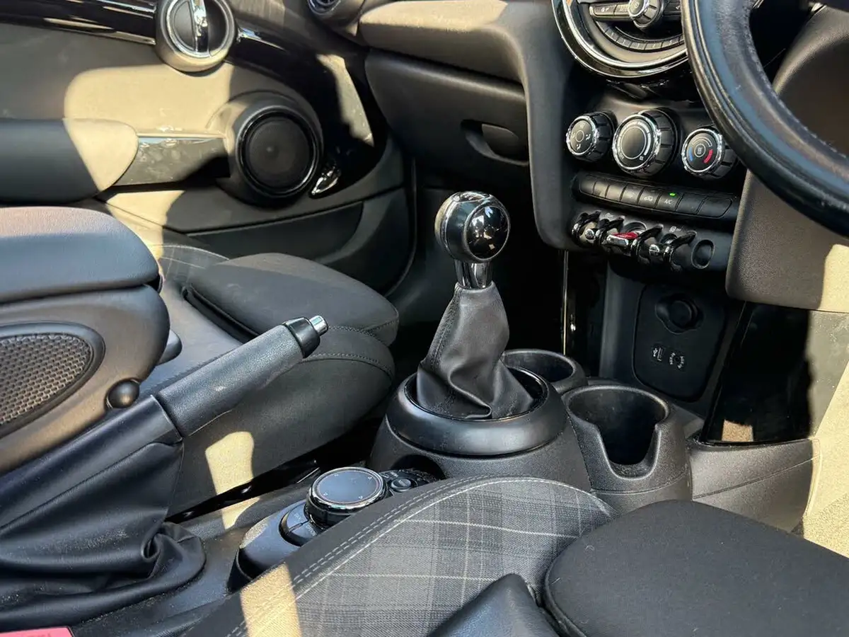 2016-mini-cooper-20-cooper-s-ss-hatchback-5d-big-40