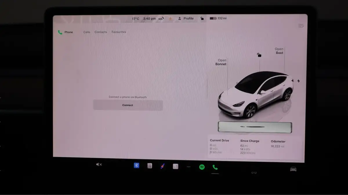 2022-tesla-model-y-e-rwd-big-23