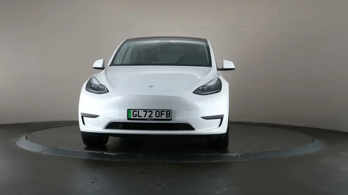2022-tesla-model-y-e-rwd-big-47
