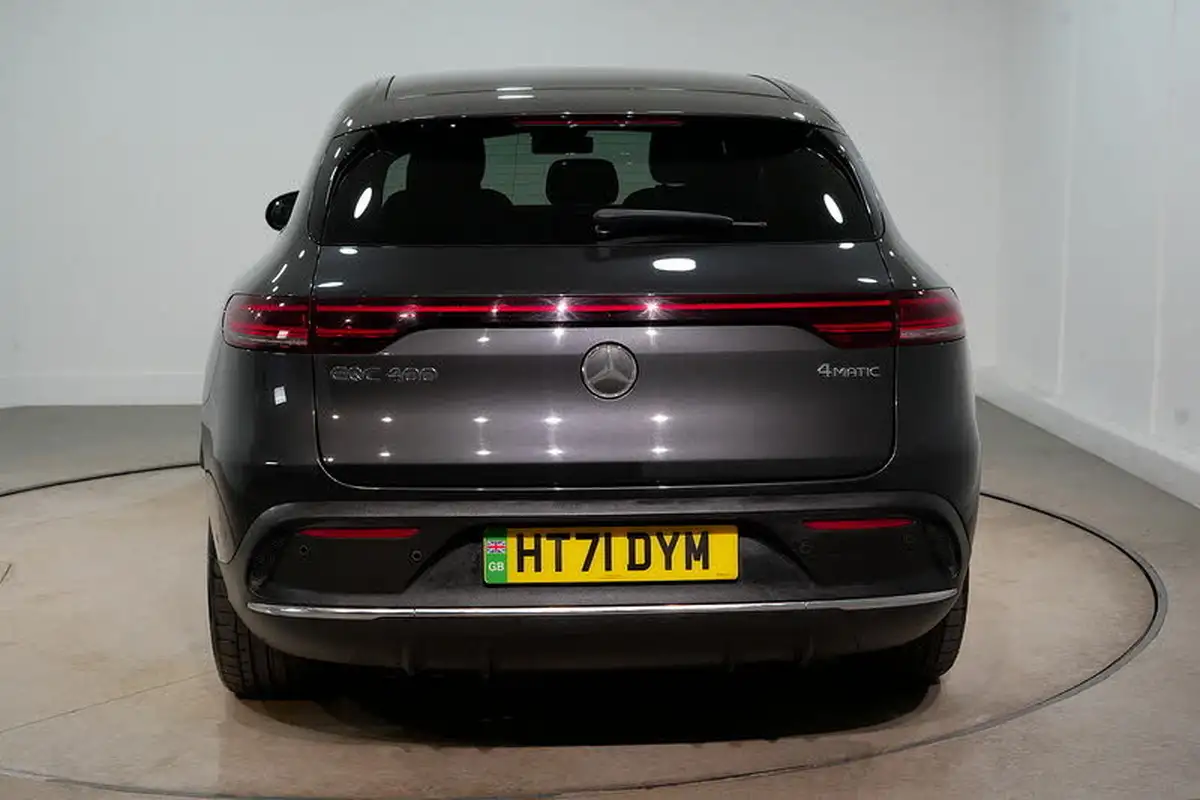 2021-mercedes-benz-eqc-e-eqc-400-amg-line-premium-big-10