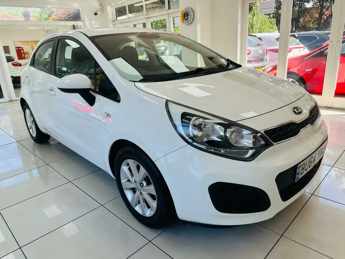 2014-kia-rio-125-vr7-5d-big-0