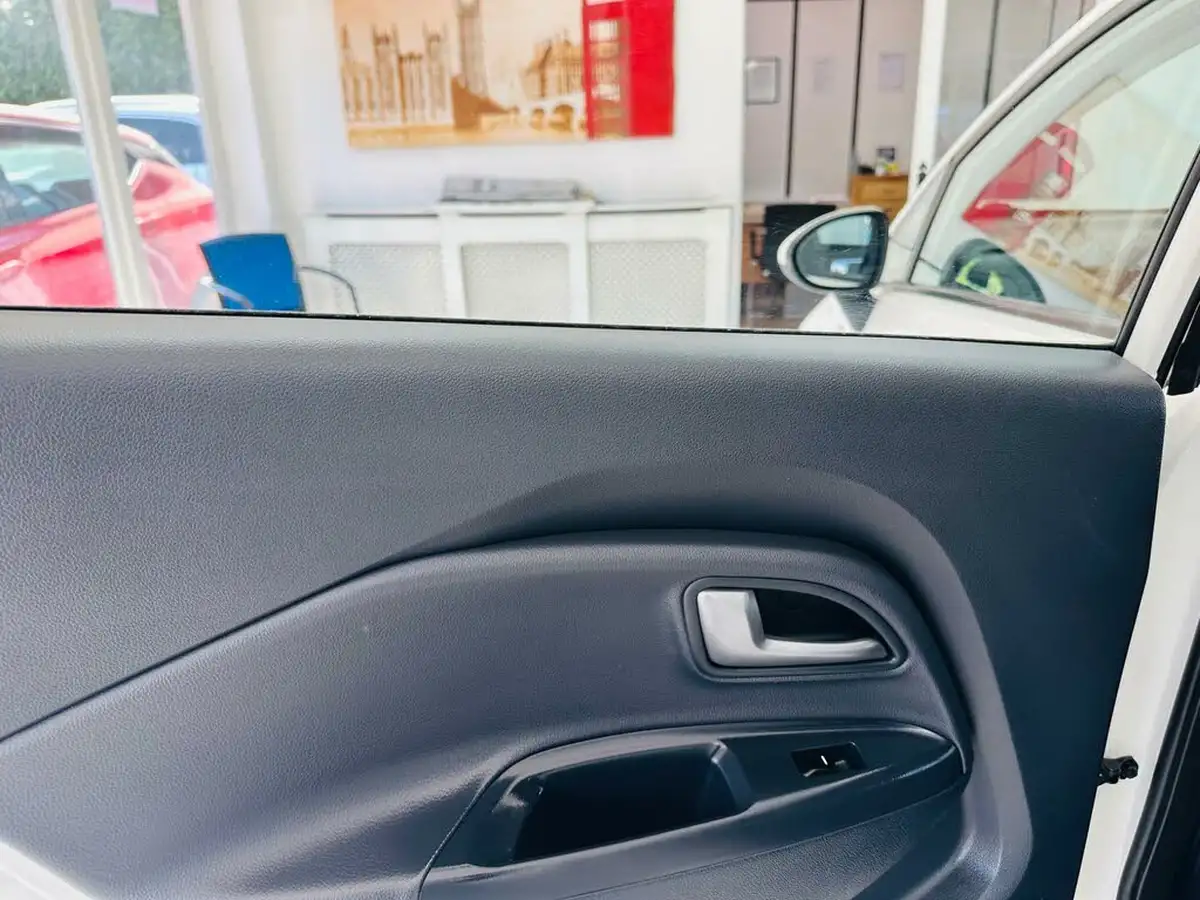 2014-kia-rio-125-vr7-5d-big-24