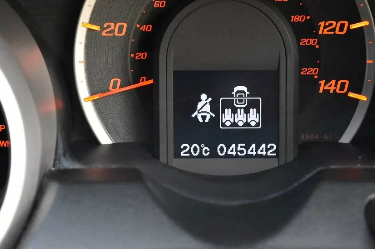 2011-honda-jazz-14-es-t-big-14