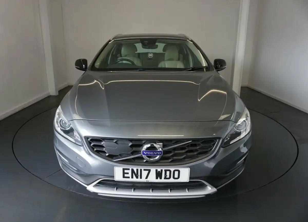 2017-volvo-v60-20td-d4-cross-country-lux-geartronic-big-15