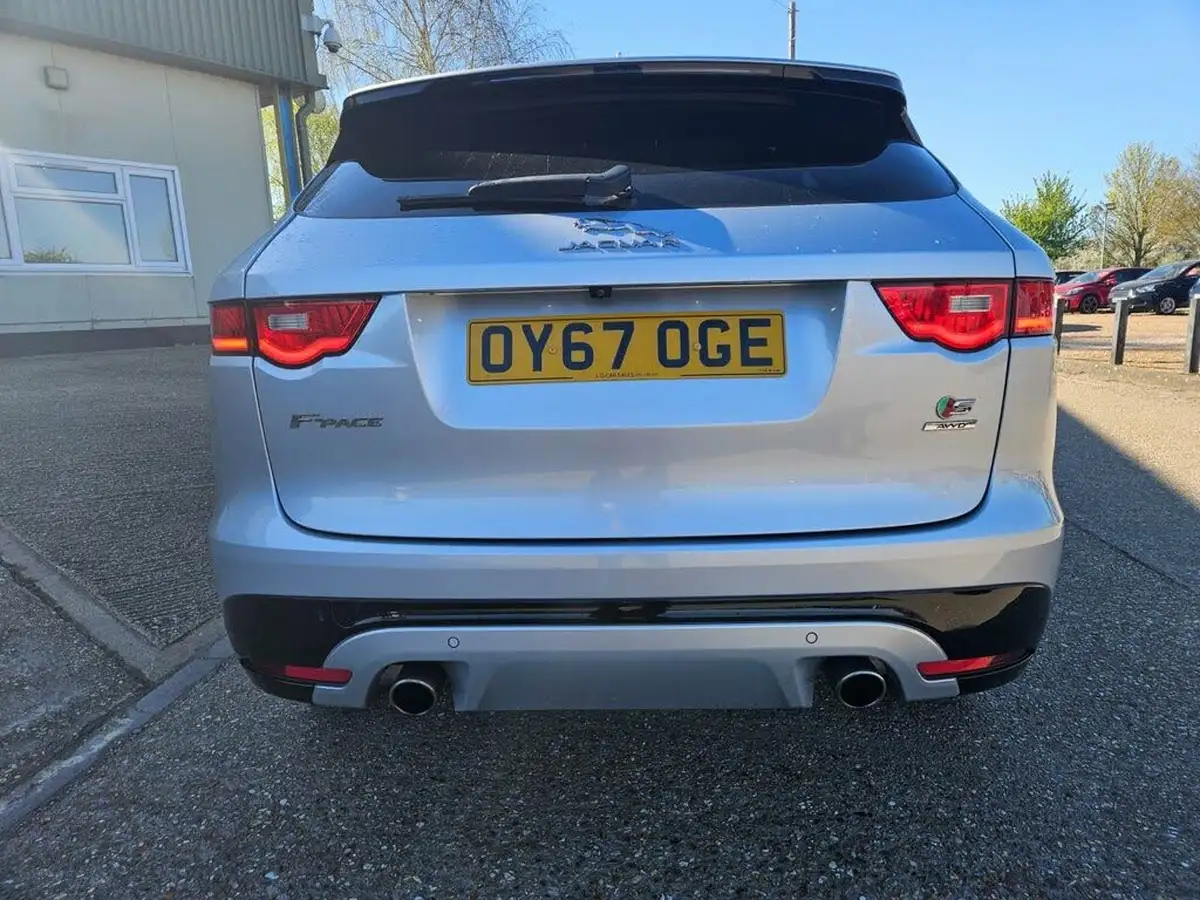 2017-jaguar-f-pace-30td-s-ss-big-5