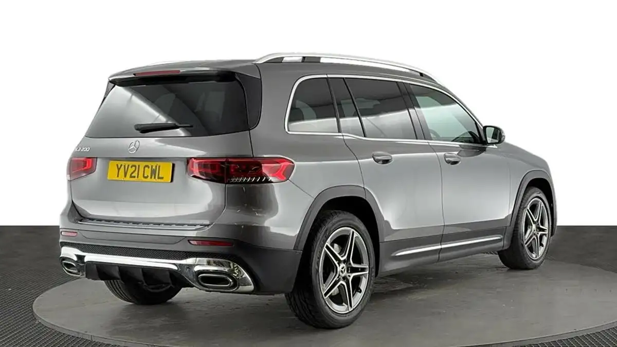 2021-mercedes-benz-glb-class-13-glb200-amg-line-8g-tronic-big-3