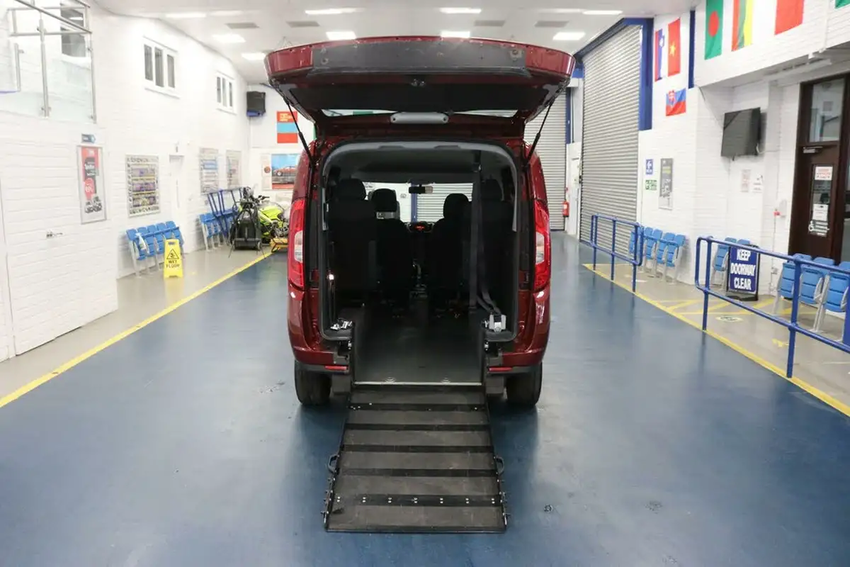 2017-fiat-doblo-14-easy-big-11