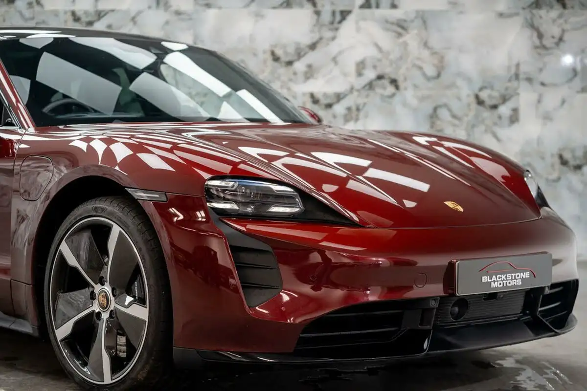 2020-porsche-taycan-e-turbo-big-41